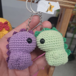 Pareja de dinosaurios amigurumis